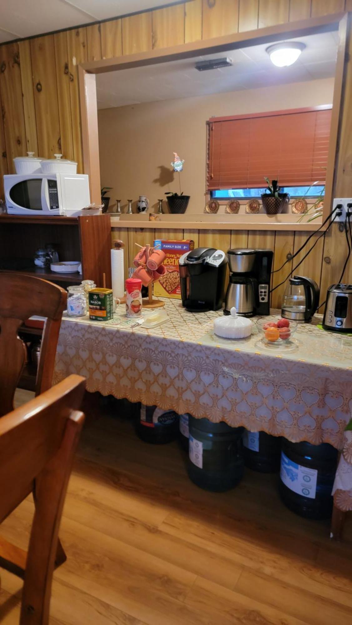 Charming - 2 Bedrooms Suite, 1 Full Bath & Family Room Kamloops Exteriér fotografie