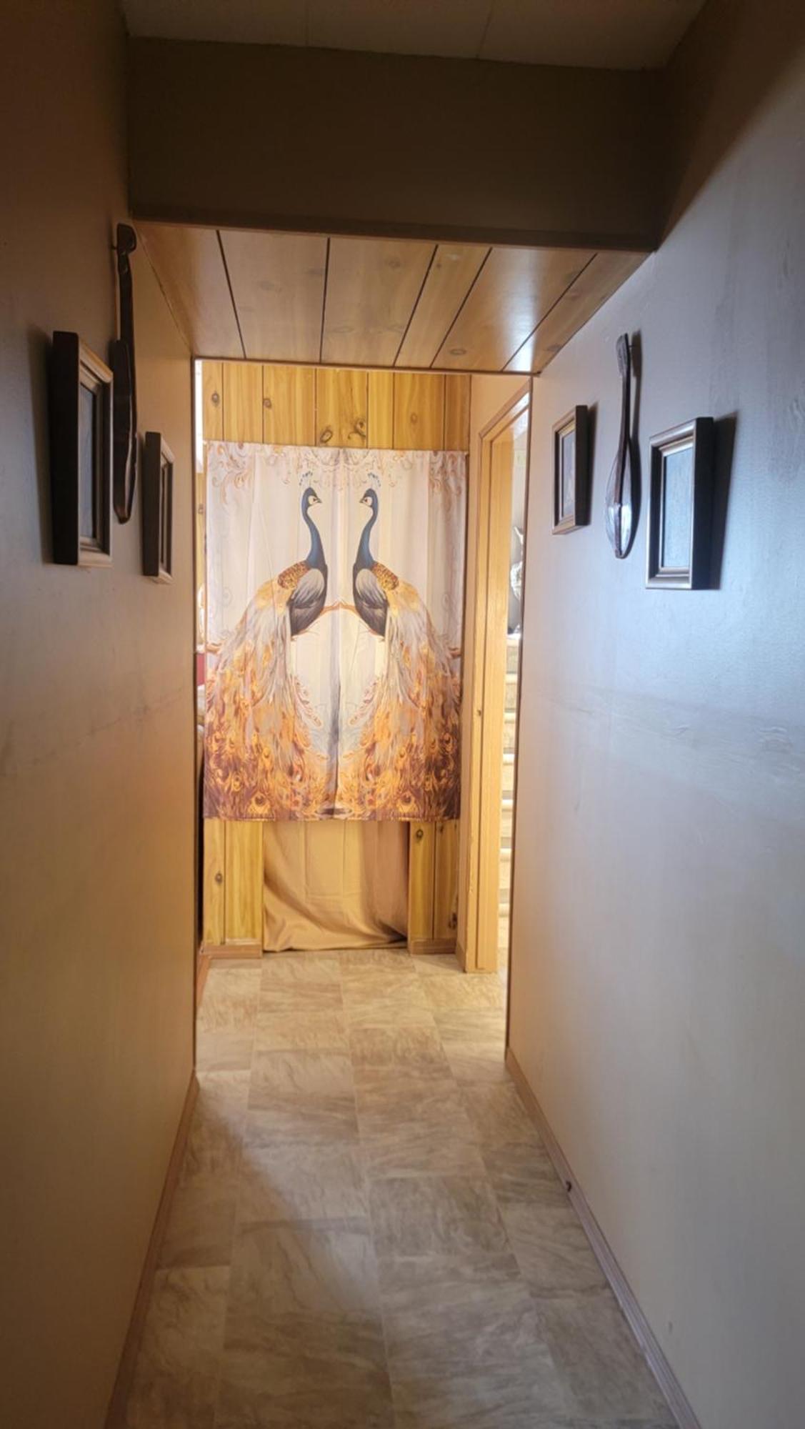 Charming - 2 Bedrooms Suite, 1 Full Bath & Family Room Kamloops Exteriér fotografie