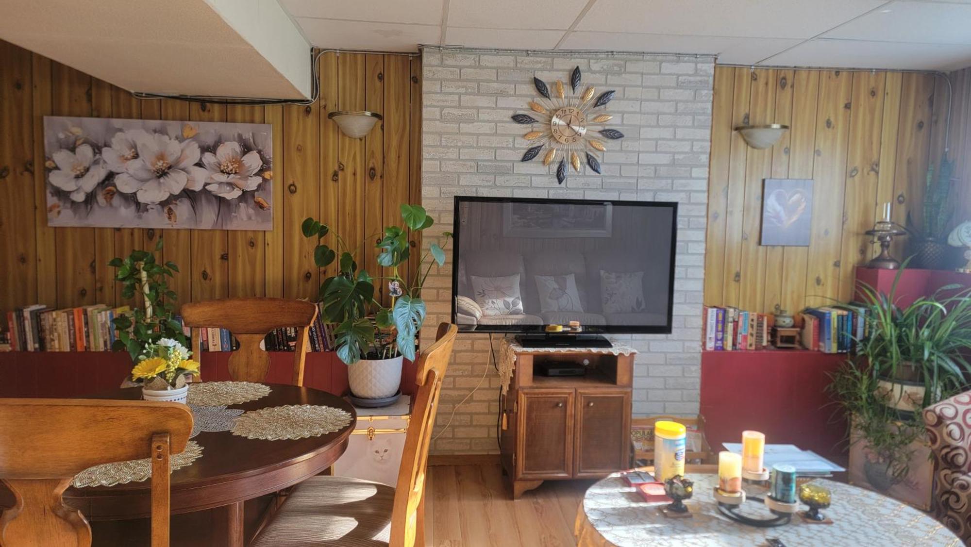 Charming - 2 Bedrooms Suite, 1 Full Bath & Family Room Kamloops Exteriér fotografie