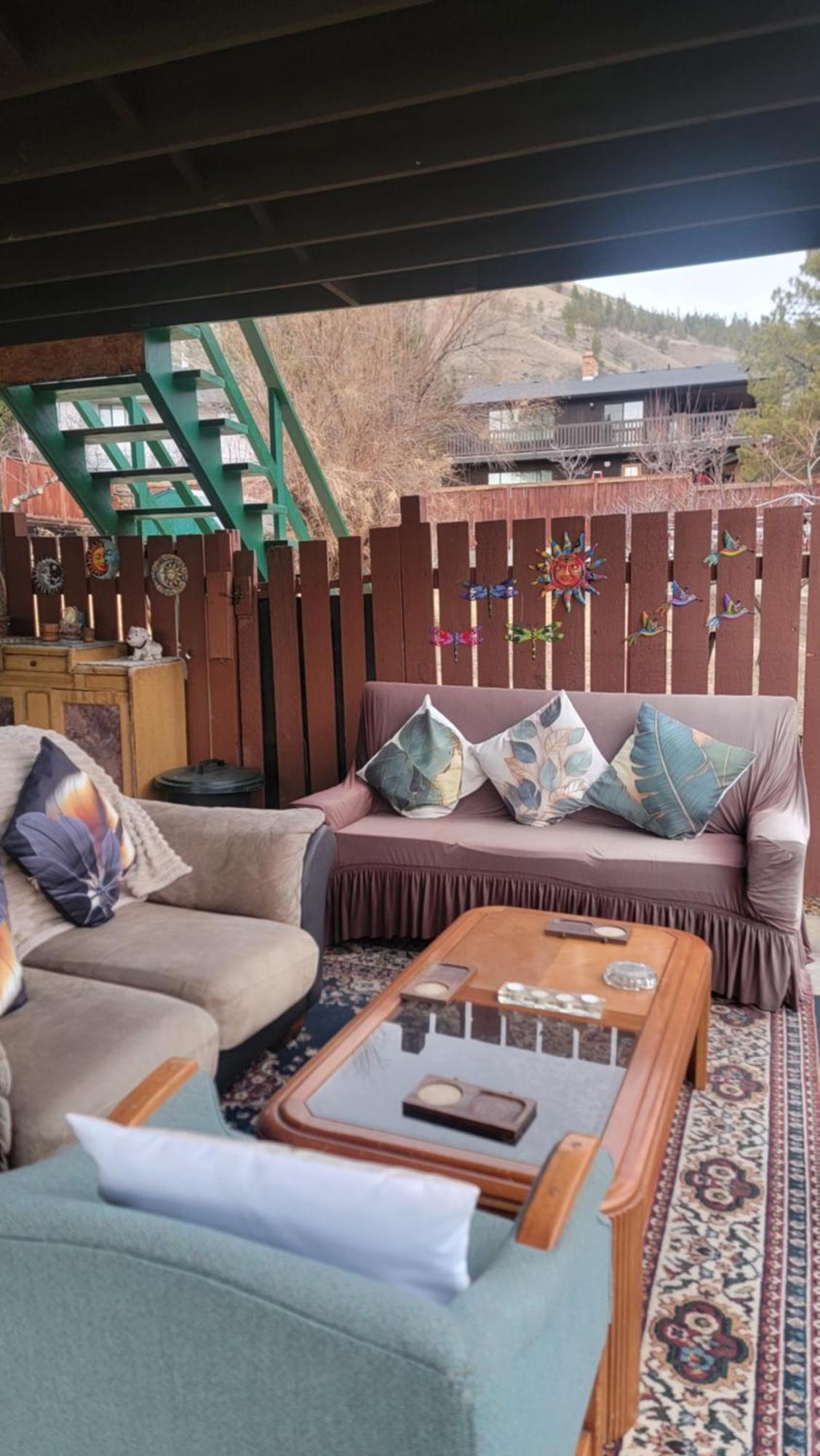 Charming - 2 Bedrooms Suite, 1 Full Bath & Family Room Kamloops Exteriér fotografie